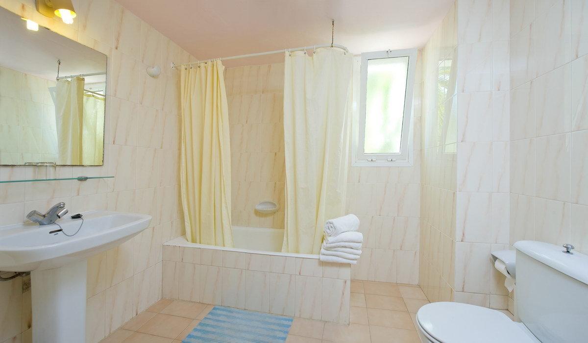 Apartamentos Cala Llonga Playa Rom bilde