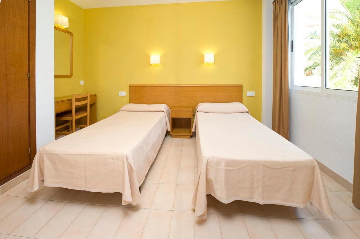 Apartamentos Cala Llonga Playa Rom bilde